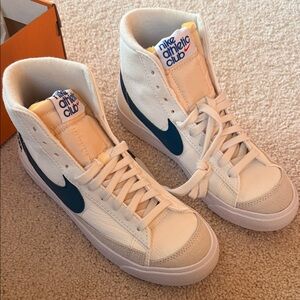 Nike Blazer Mid 77 - Athletic Club White and Blue High-Tops. W 7.5 . NWT